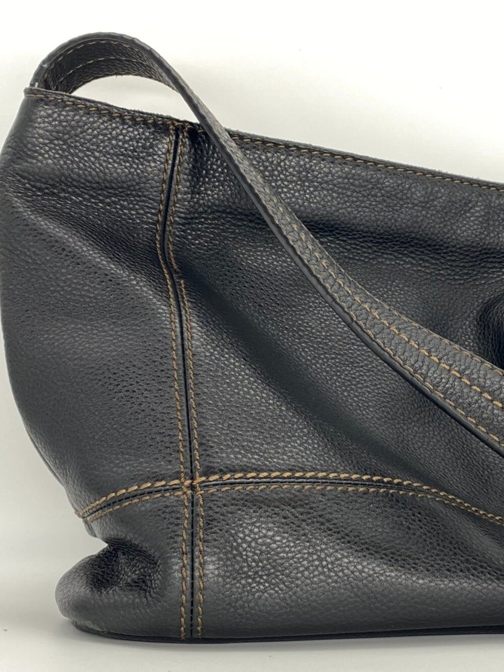 THE SAK Leather Pebble Purse Shoulder Bag Black Zip Entry 3 Inside Pockets
